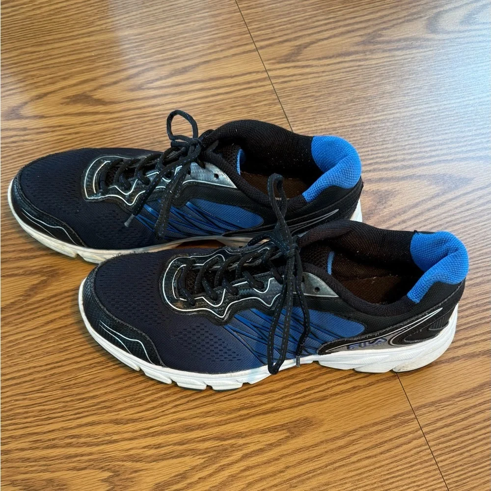 Men's Black and Blue Fila Cool Max Athletic Shoes